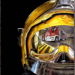 Firefighter Helmet Ferran Serra.JPG