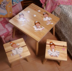 Conjunto mesa y sillas infantiles personalizables
