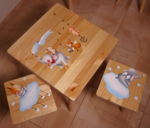 Conjunto mesa y sillas infantiles personalizables